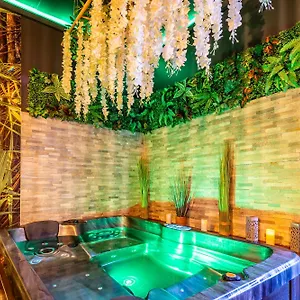  Love hôtel Sweet Uni'vert Jacuzzi